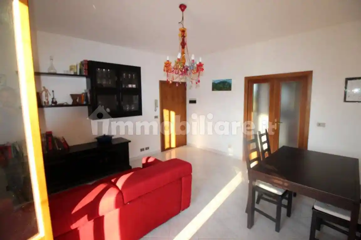 Appartamento in vendita a Bucine