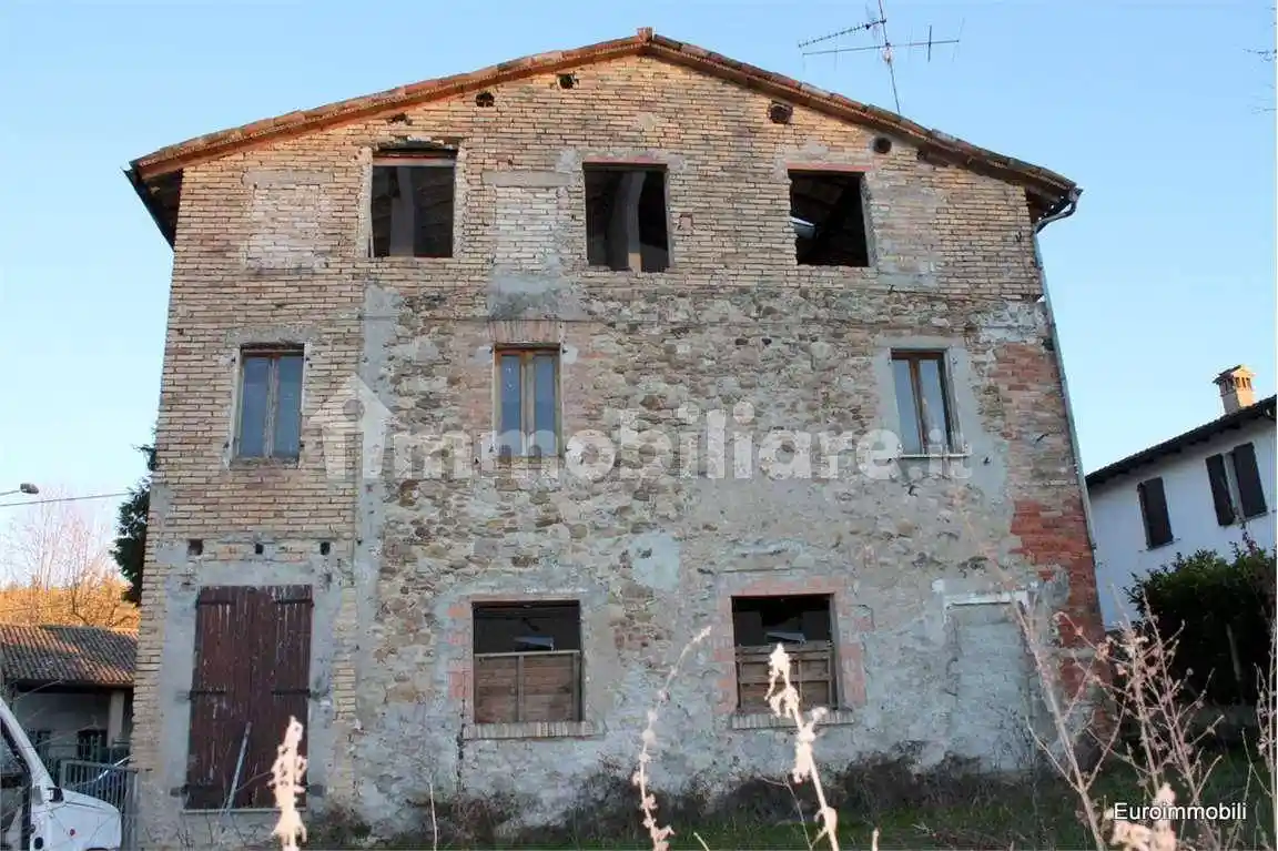 Rustico - Casale in vendita a Traversetolo