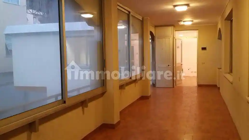 Palazzo - Edificio in Affitto - foto 5