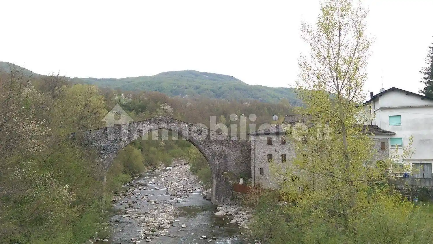Casa indipendente in vendita a Monchio delle Corti