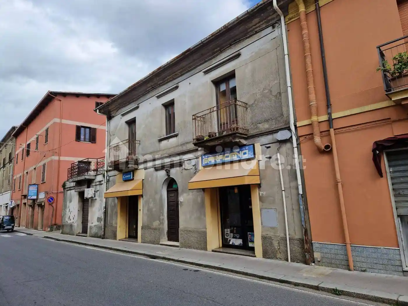 Palazzo - Edificio in vendita a Girifalco