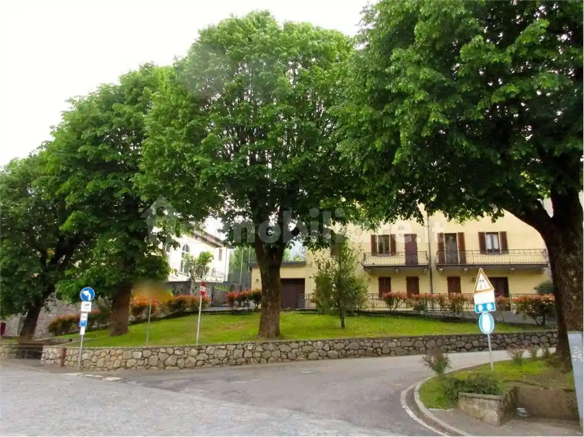 Casa indipendente in vendita a Sant'Omobono Terme