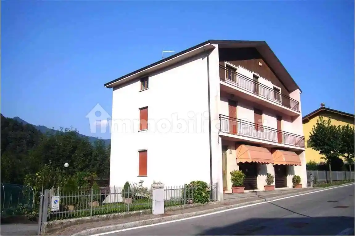 Villa in vendita a Sant'Omobono Terme