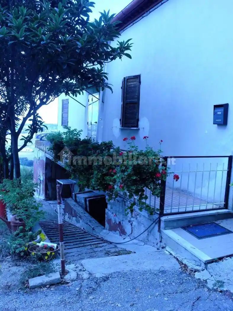 Casa indipendente in vendita a Ostra Vetere