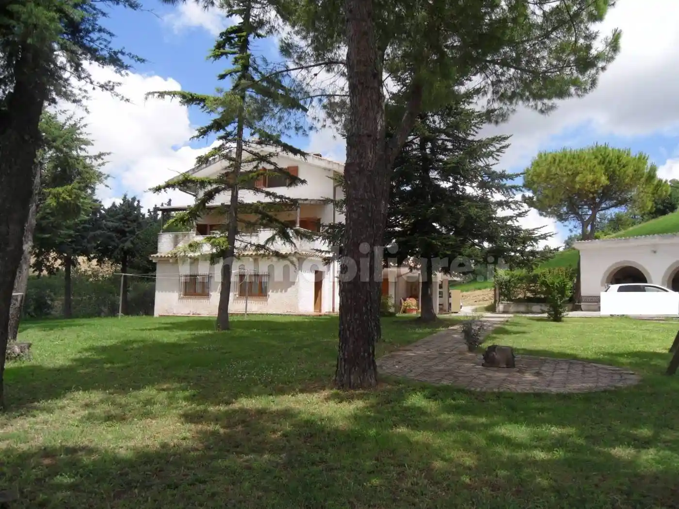 Villa in vendita a Montelupone