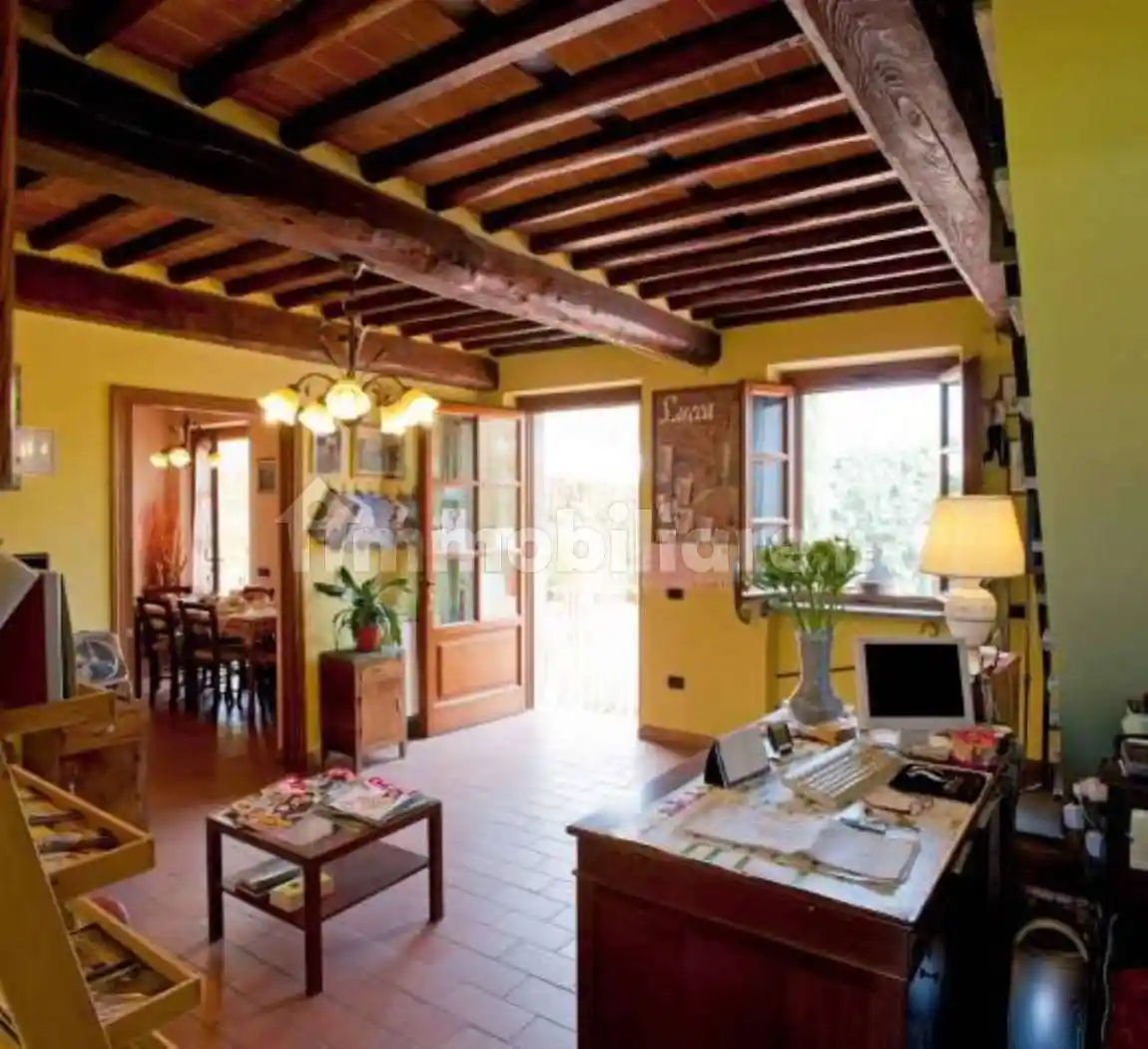 Rustico - Casale in vendita a Lucca