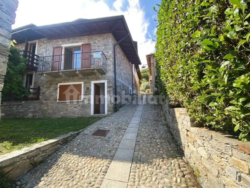 Rustico - Casale in vendita a Massino Visconti