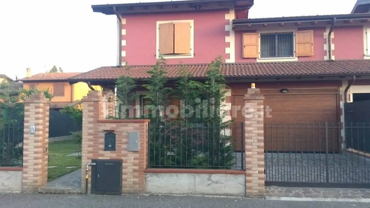 Villa in vendita a Torlino Vimercati