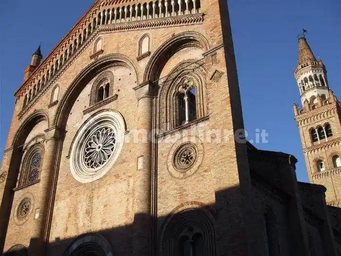 Palazzo - Edificio in vendita a Crema