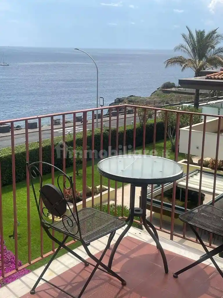 Appartamento in affitto a Aci Castello