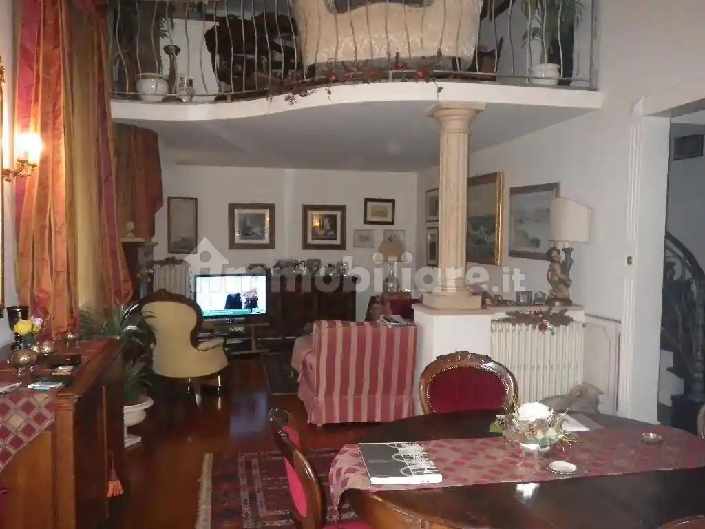 Appartamento in vendita a Sarzana