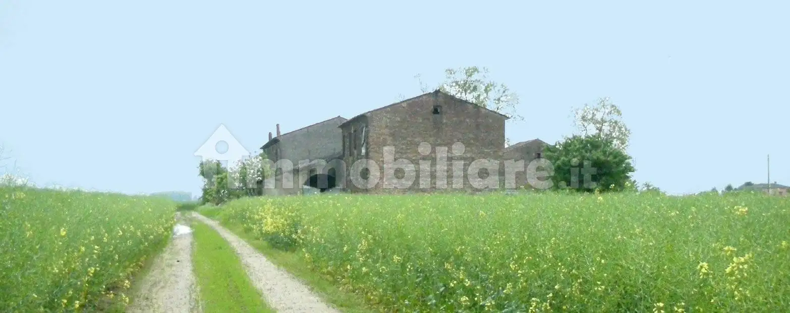 Casale via piazza, Capitello, Concamarise - foto 3