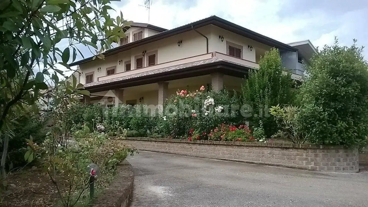 Villa in vendita a Campli
