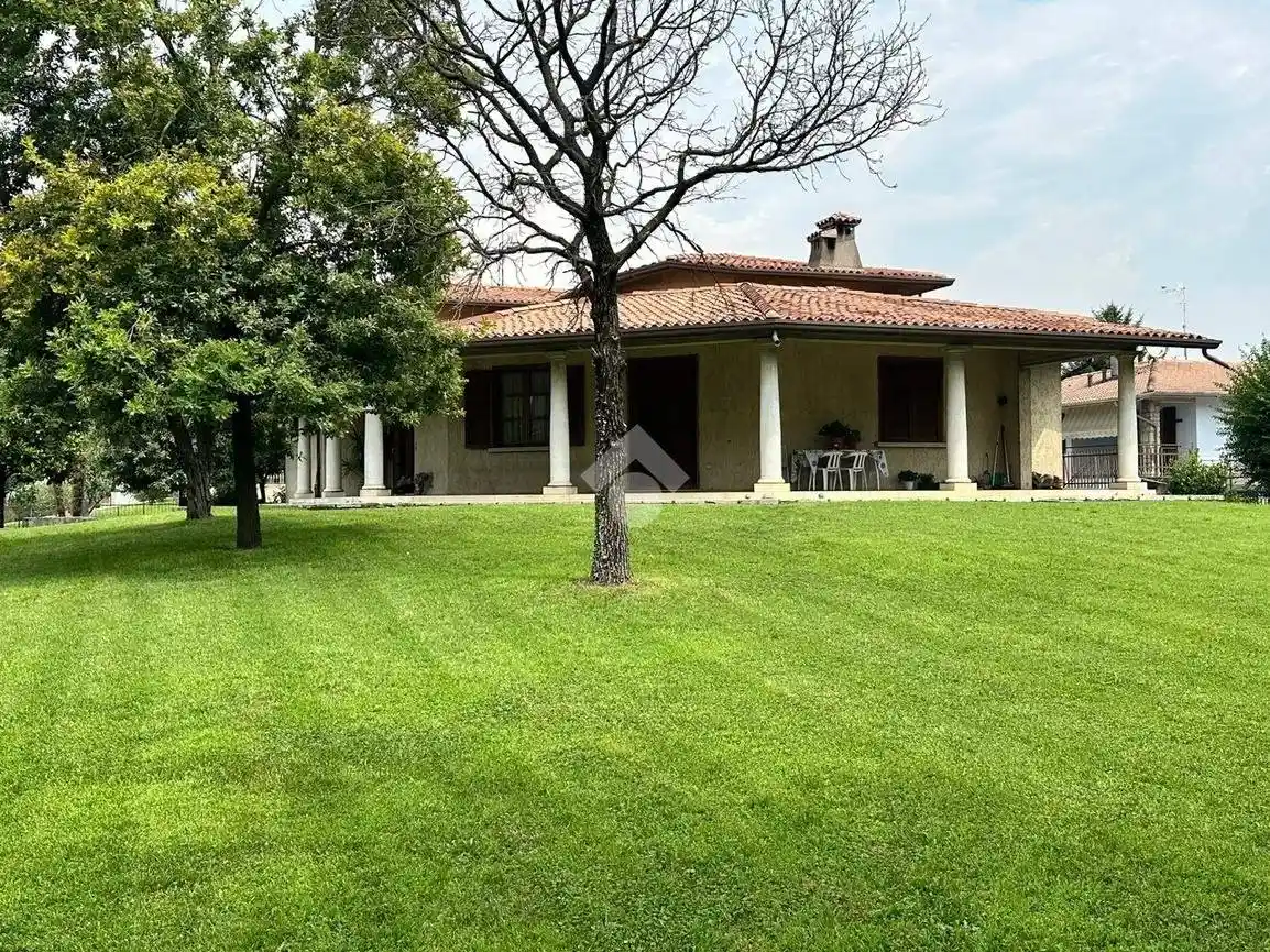 Villa in vendita a Leno