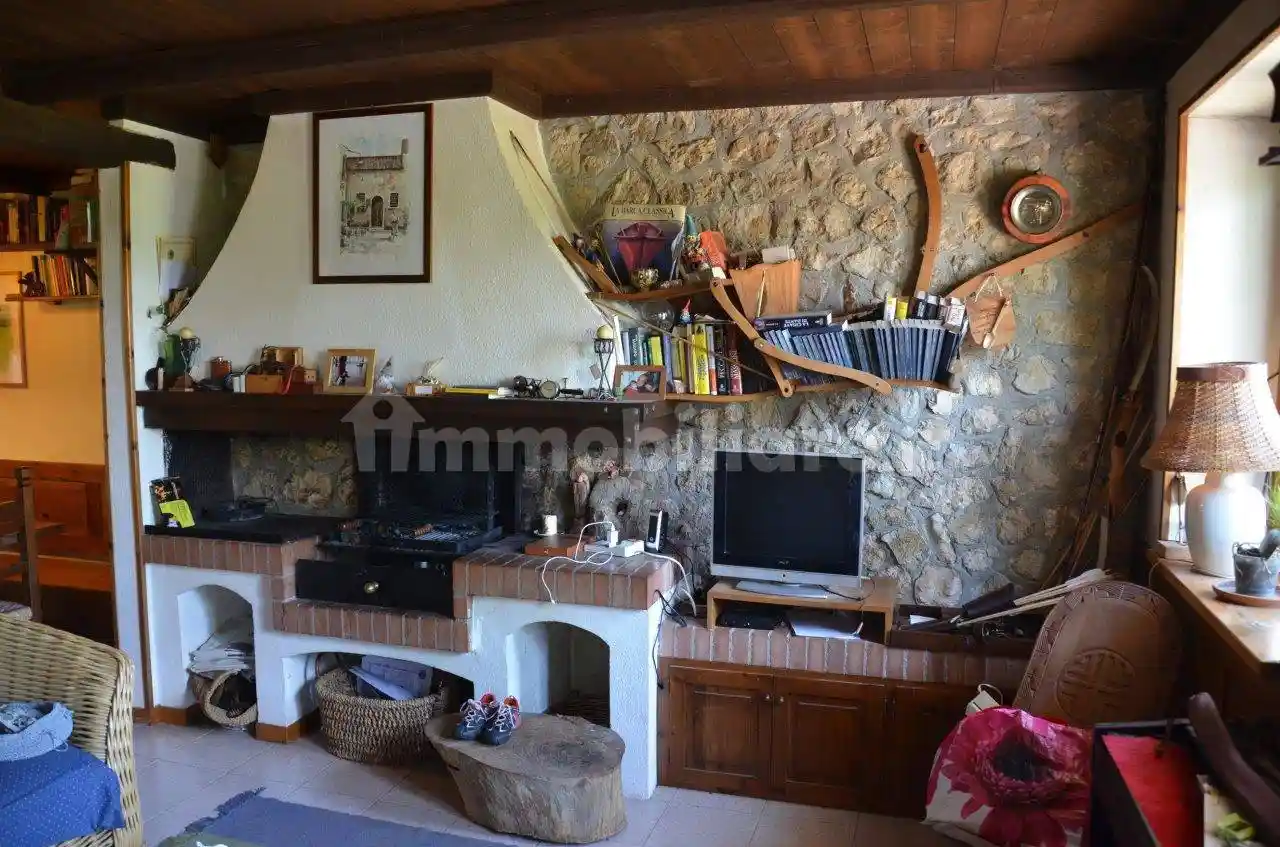 Villa a schiera 5 locali, buono stato, Rocca di Mezzo - foto 2