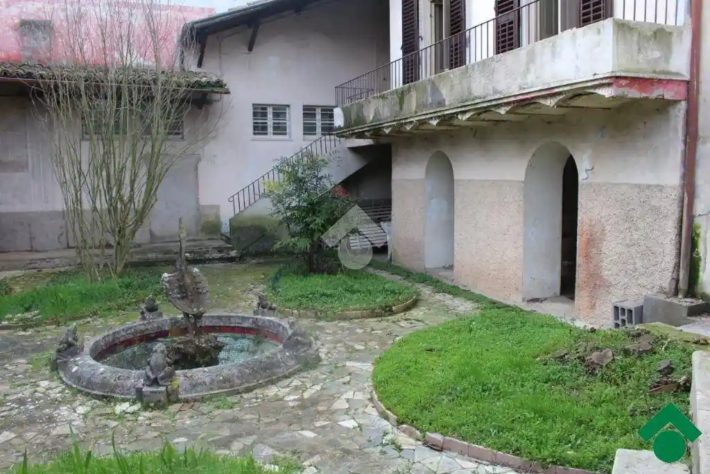 Palazzo - Edificio in vendita a Cannara