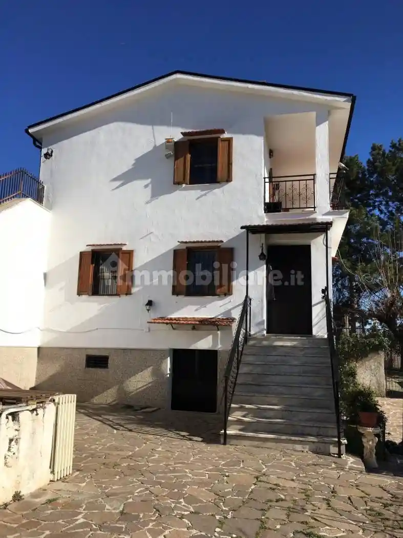 Villa in vendita a Cerchio