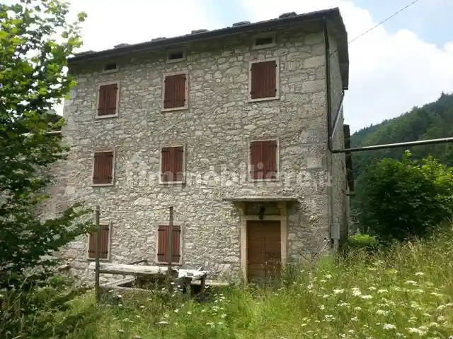 Rustico - Casale in vendita a Bosco Chiesanuova