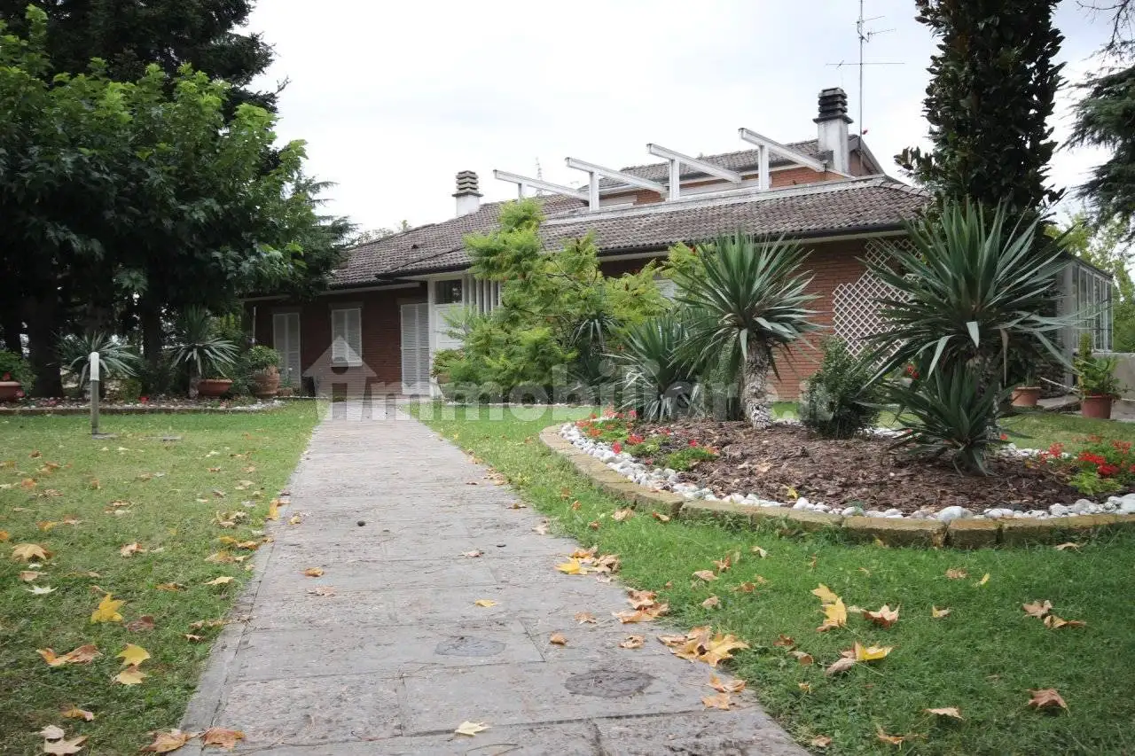 Villa in vendita a Zola Predosa