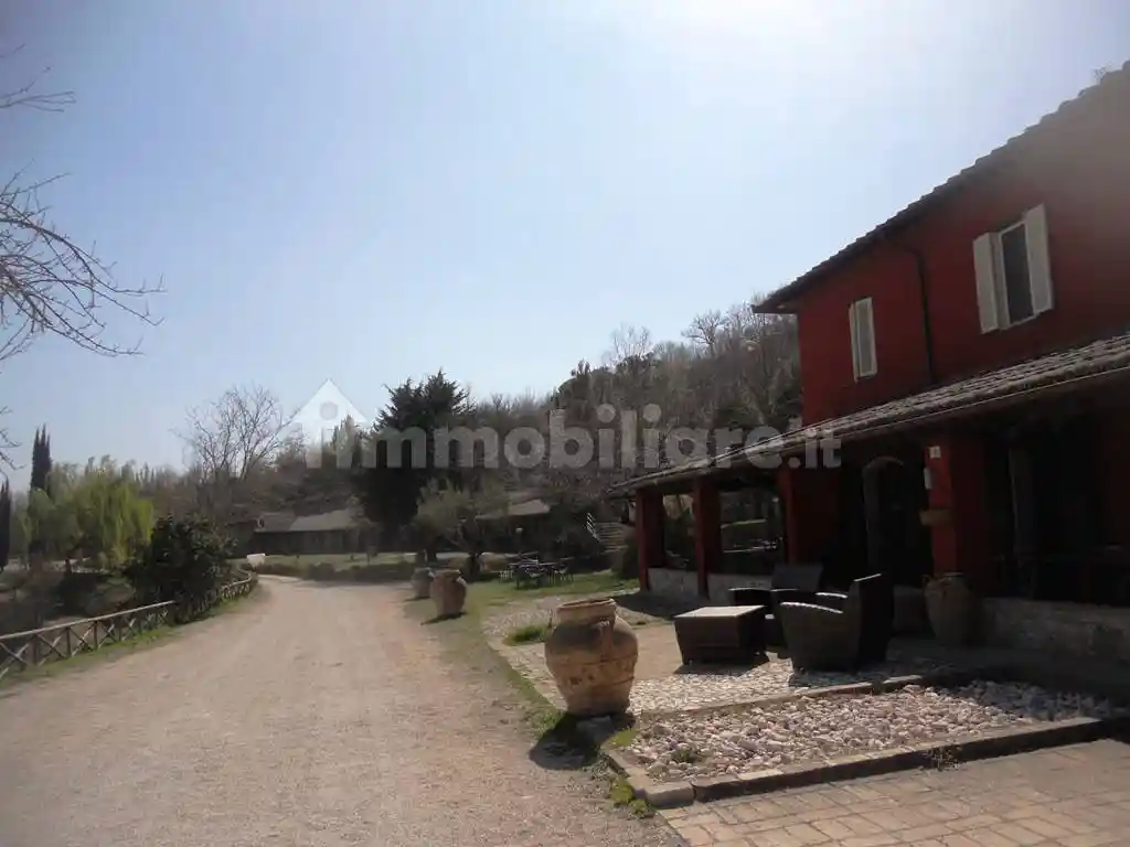 Palazzo - Edificio in vendita a Bevagna