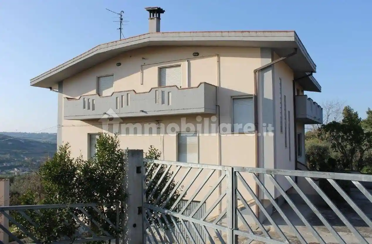 Villa unifamiliare Contrada Montupoli Avenna 135-138, Biasone Pallottella, Miglianico - foto 3