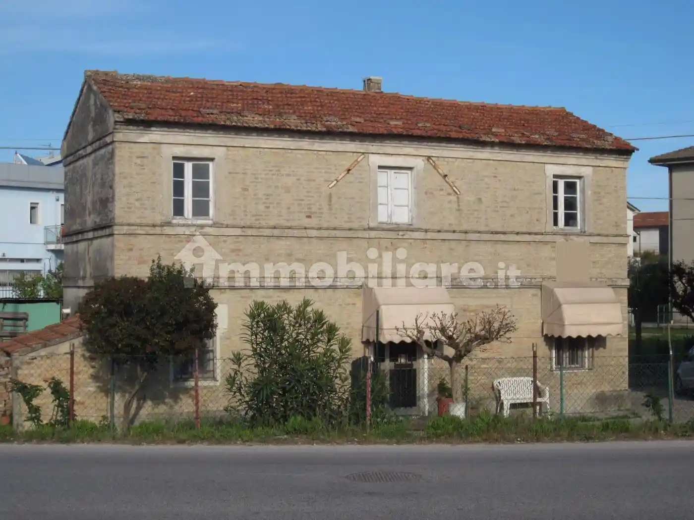 Rustico - Casale in vendita a Civitanova Marche