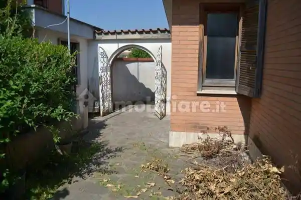 Trilocale da ristrutturare, piano terra, Morena, Roma - foto 2