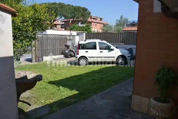 Trilocale da ristrutturare, piano terra, Morena, Roma - foto 5