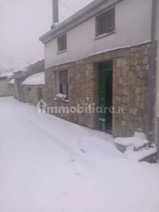 Rustico - Casale in vendita a Montebello di Bertona