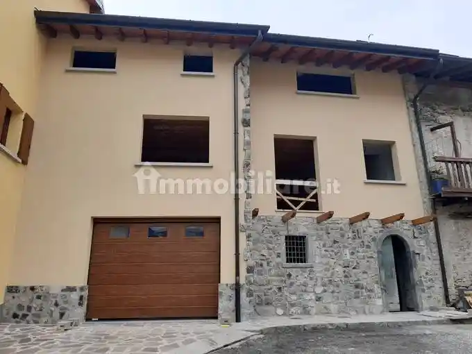 Casa indipendente in vendita a Zogno