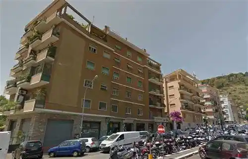 Palazzo - Edificio in vendita a Roma
