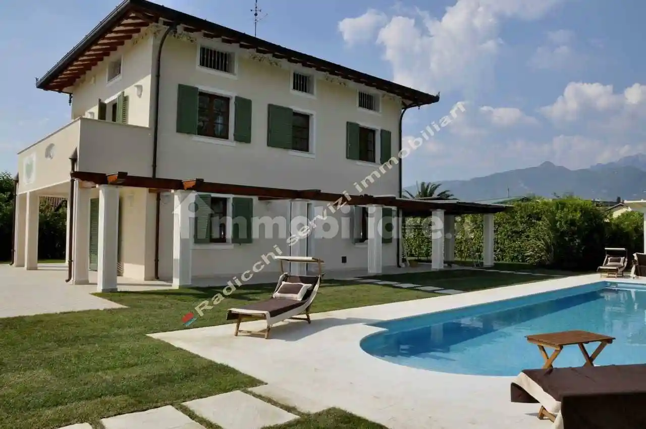 Villa in vendita a Forte dei Marmi