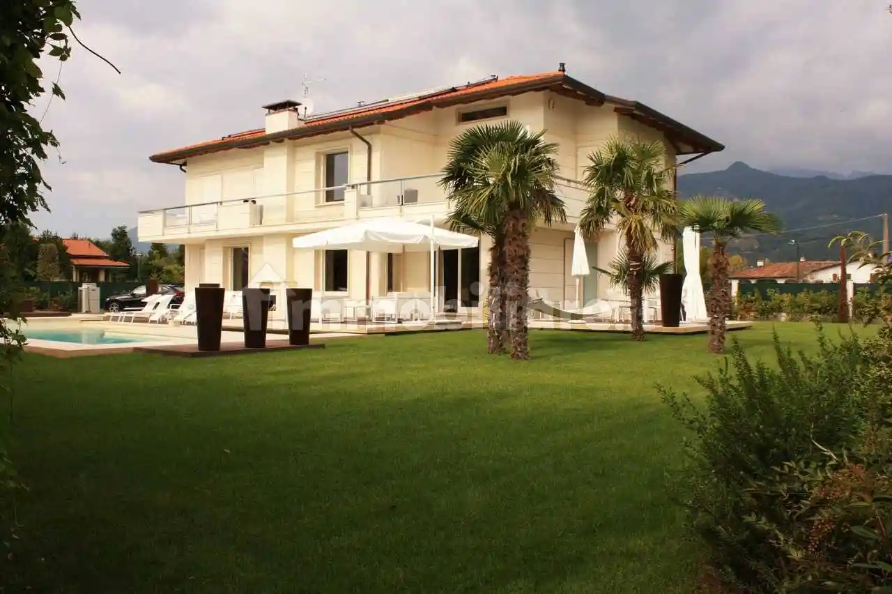 Villa in affitto a Forte dei Marmi