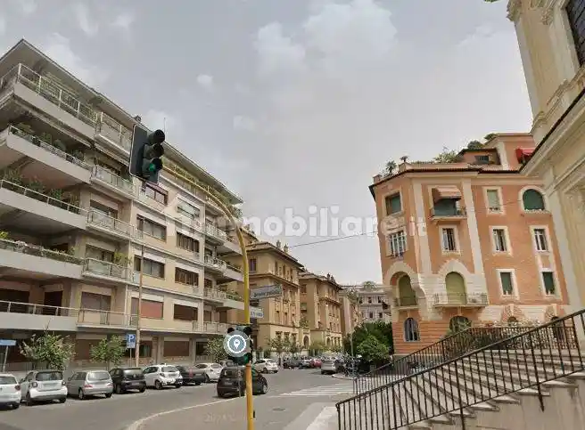 Palazzo - Edificio in vendita a Roma