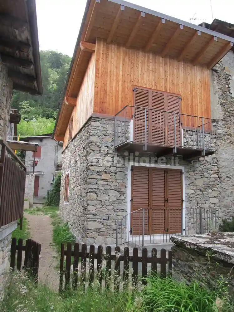 Villa in vendita a Montagna in Valtellina