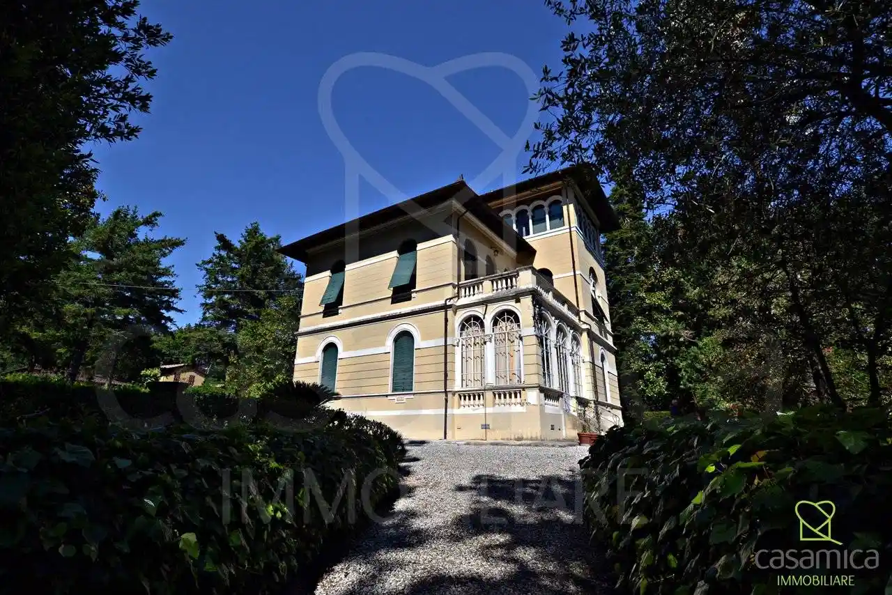 Villa in vendita a Lucca