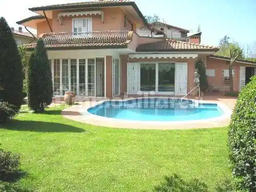 Villa in affitto a Pietrasanta
