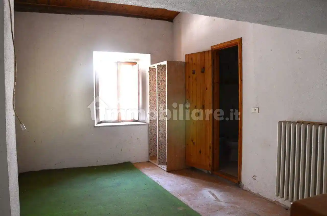Terratetto unifamiliare 80 m², da ristrutturare, Centro, Ovindoli - foto 4