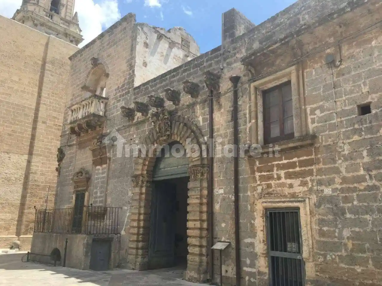 Palazzo - Edificio in vendita a Trepuzzi