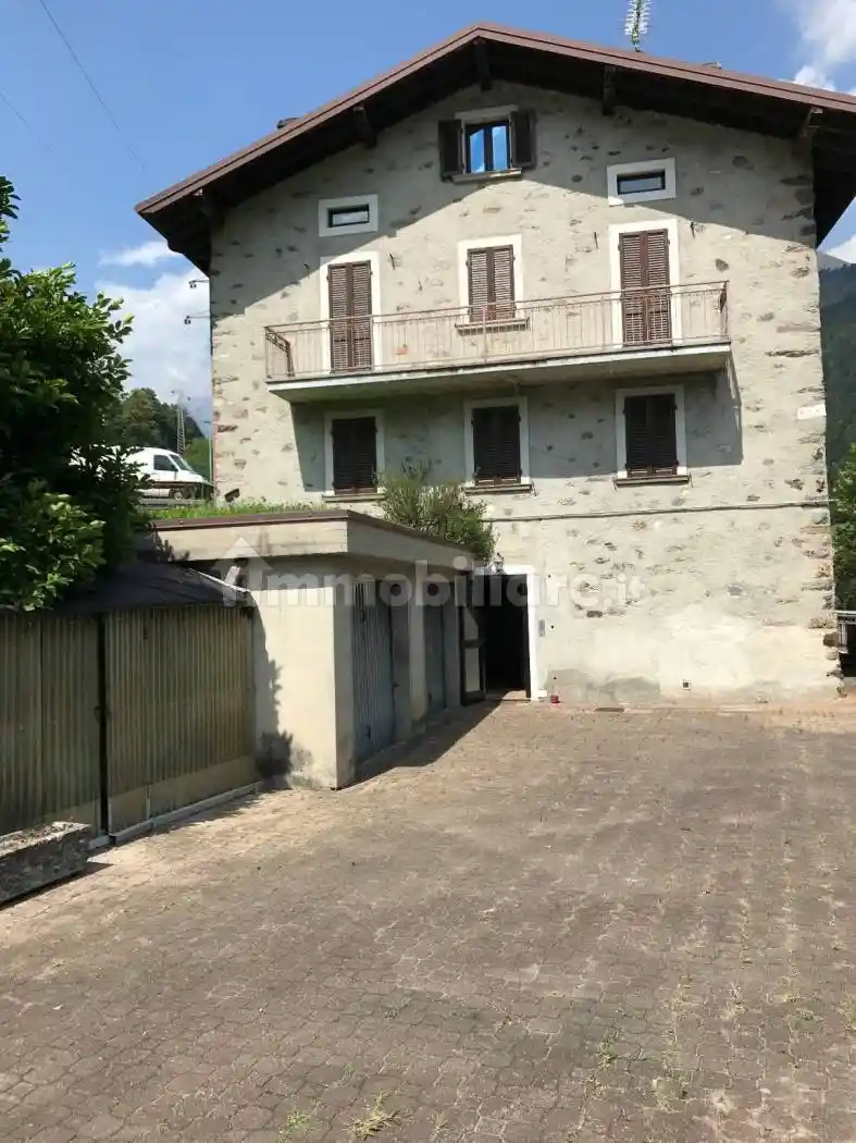 Casa indipendente in vendita a Gromo