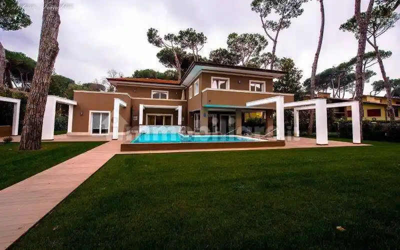 Villa in affitto a Forte dei Marmi