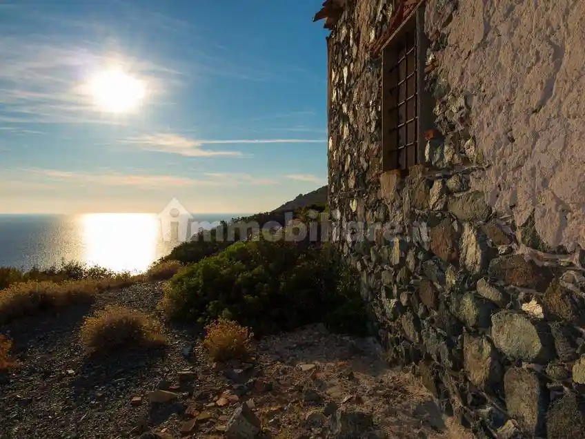 Rustico - Casale in vendita a Campo nell'Elba