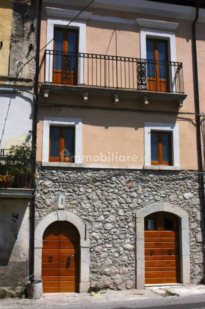 Palazzo - Edificio in vendita a Borgorose