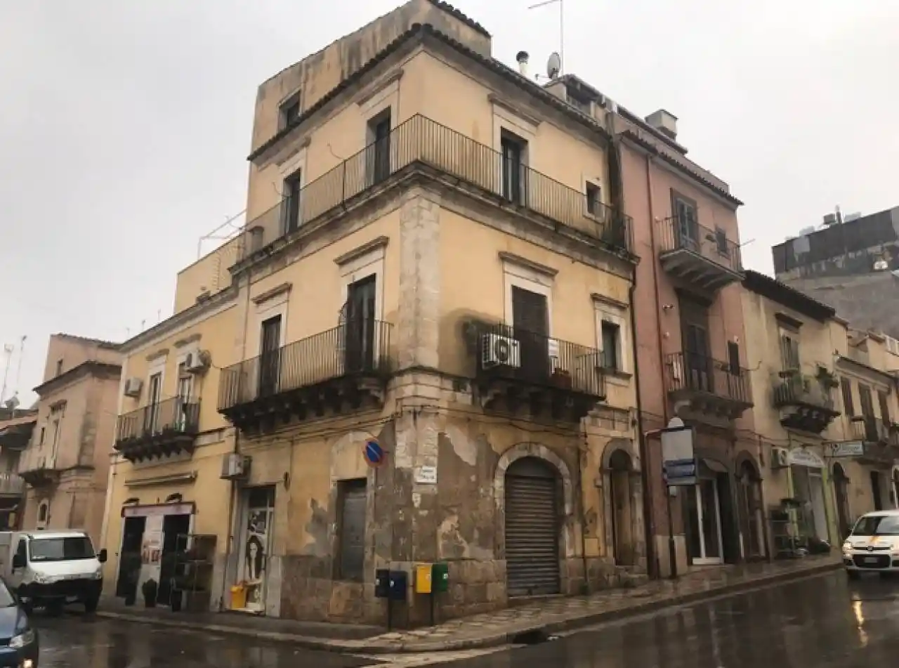Palazzo - Edificio in vendita a Ragusa