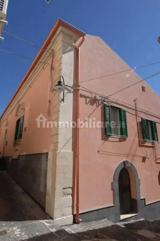 Palazzo - Edificio in vendita a Monterosso Almo