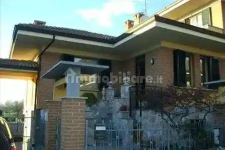 Villa in vendita a Bra