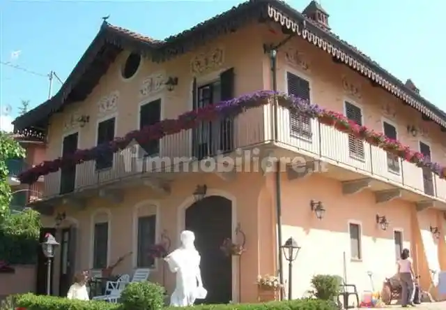 Villa in vendita a Bra