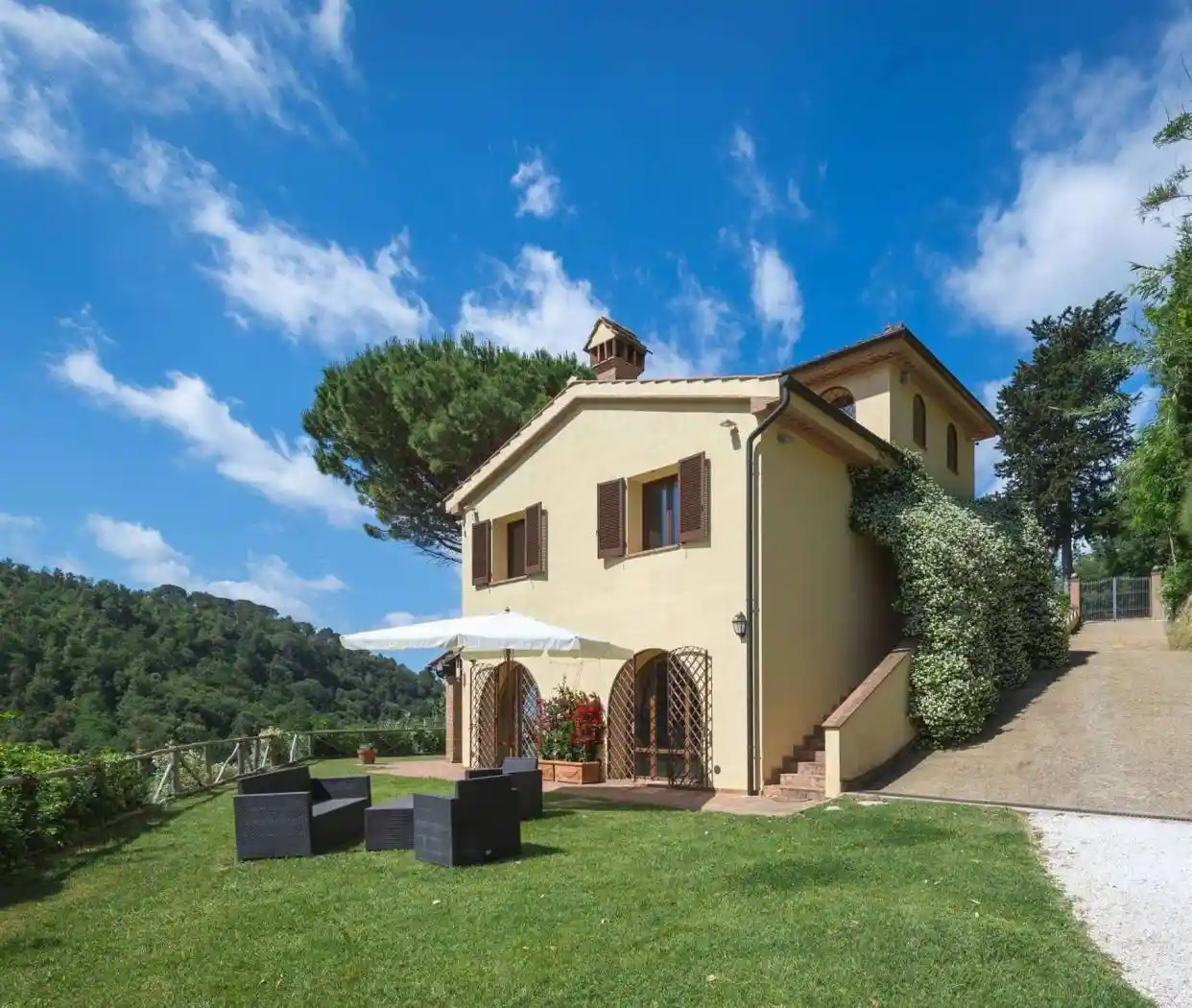 Villa in vendita a Riparbella