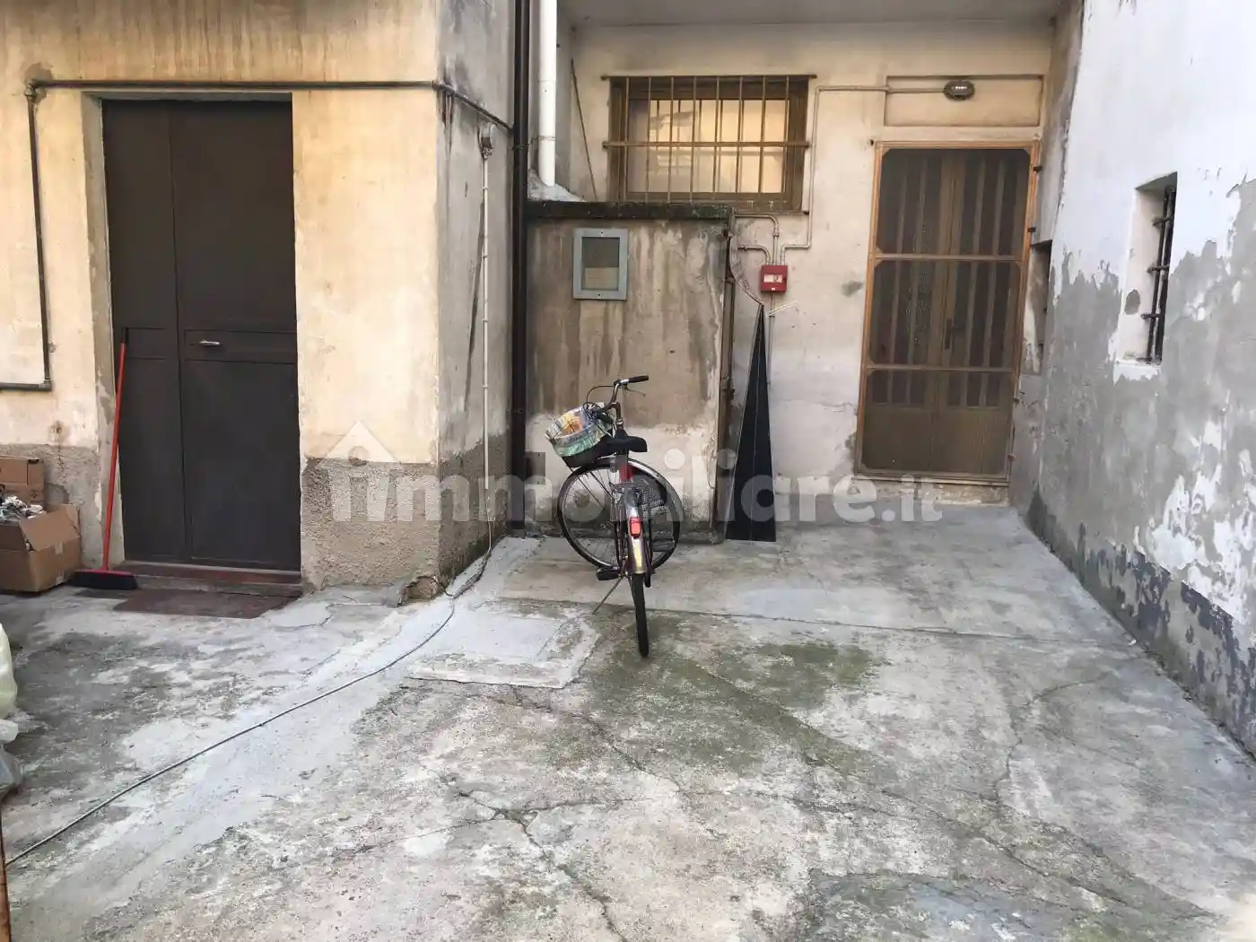 Palazzo - Edificio in vendita a Trecate