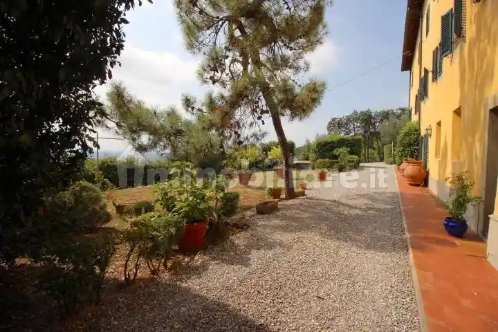 Villa in vendita a Montecatini-Terme